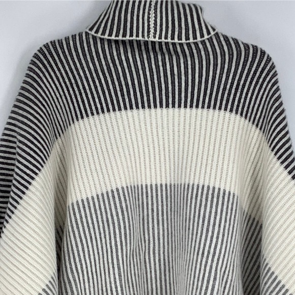 NEW! Naadam One Size $595 Wool Blend Fisherman Color Block Poncho Gray Blue J7-6 - Picture 10 of 13